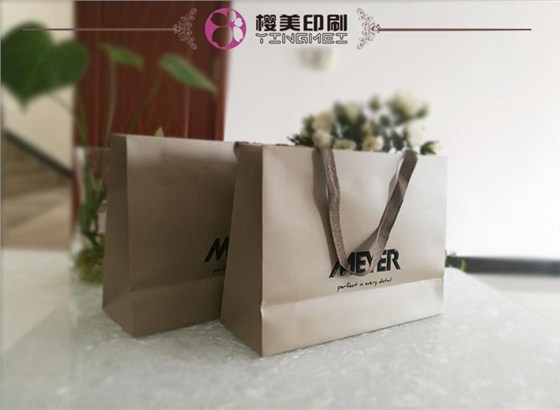 迈雅服装手提袋定制.jpg