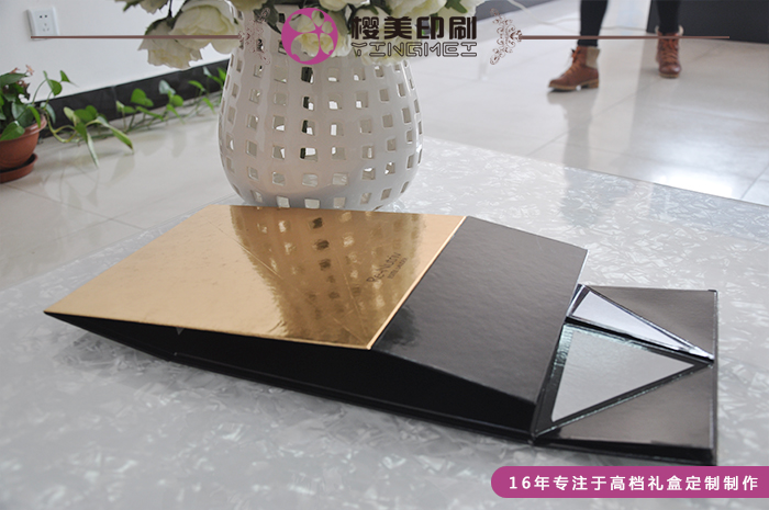 高档月饼礼盒定制4.jpg
