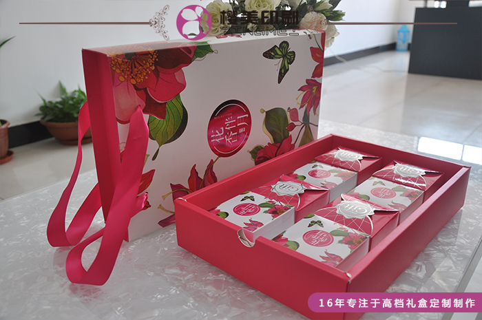 月饼包装盒.jpg