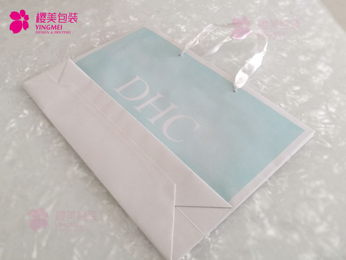 缎带绳化妆品手提袋生产2.jpg
