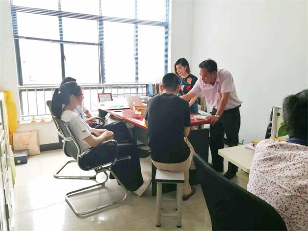 客户参观樱美.jpg