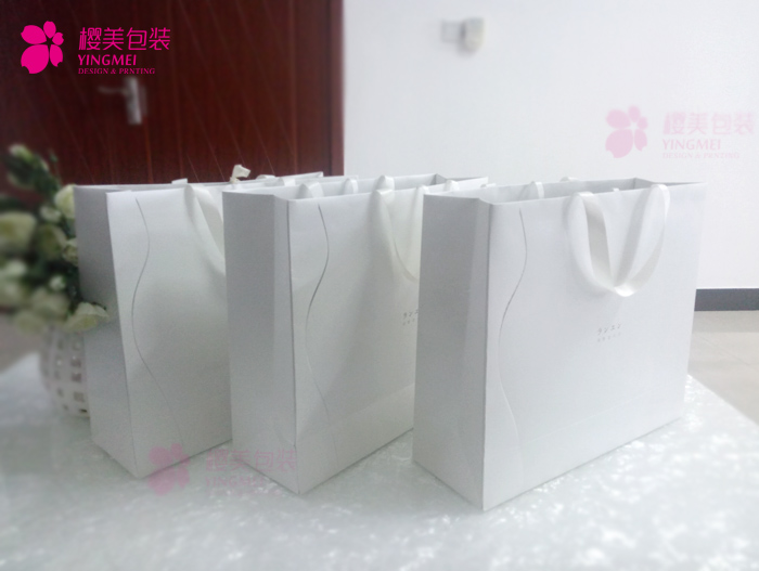 奢侈品服装手提袋加工2.jpg