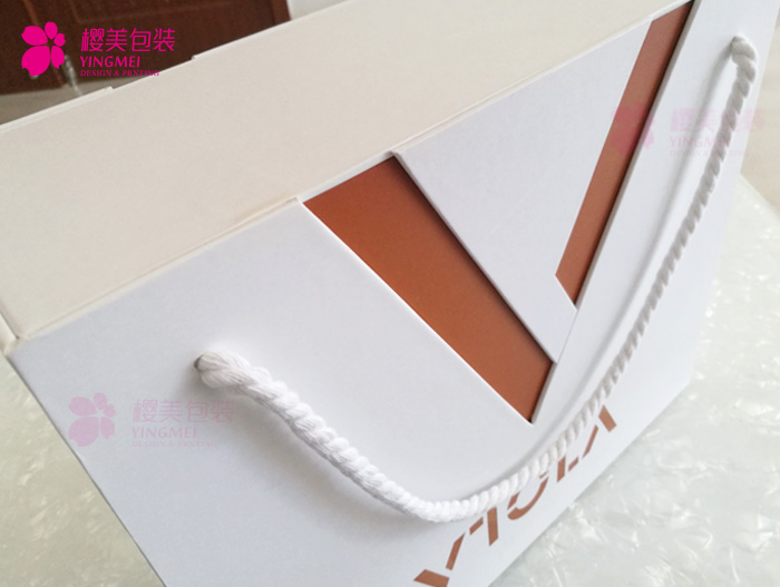 手提式酒类礼盒定制1.jpg