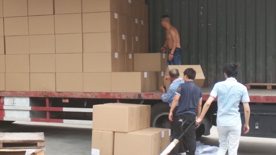 礼品盒发货中
